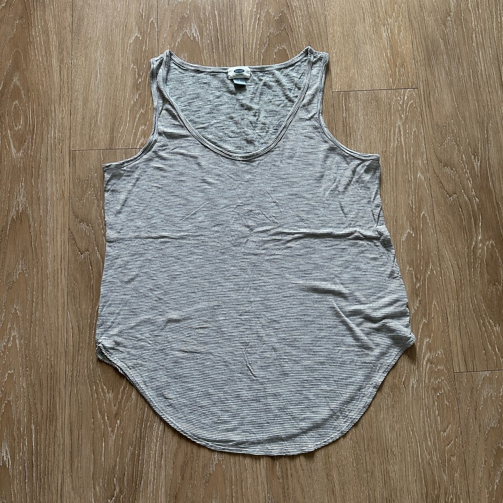 Never worn large Old Navy tank
